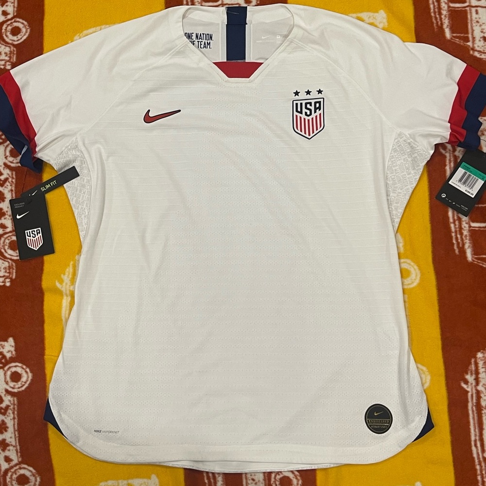 Nike 2019 Team USA Women's Vaporknit White Soccer Jersey 
Women's XL